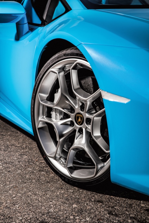 The Huracán Spyder boasts 610 horsepower and a top speed of 324 km/h